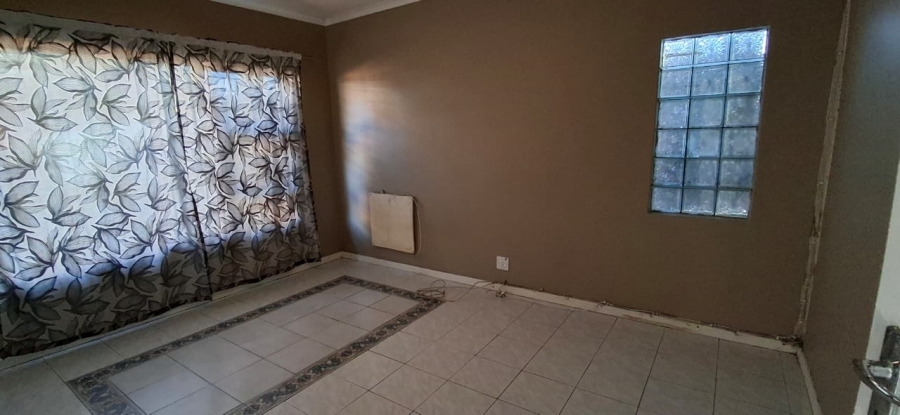 4 Bedroom Property for Sale in Nahoon Valley Park Eastern Cape